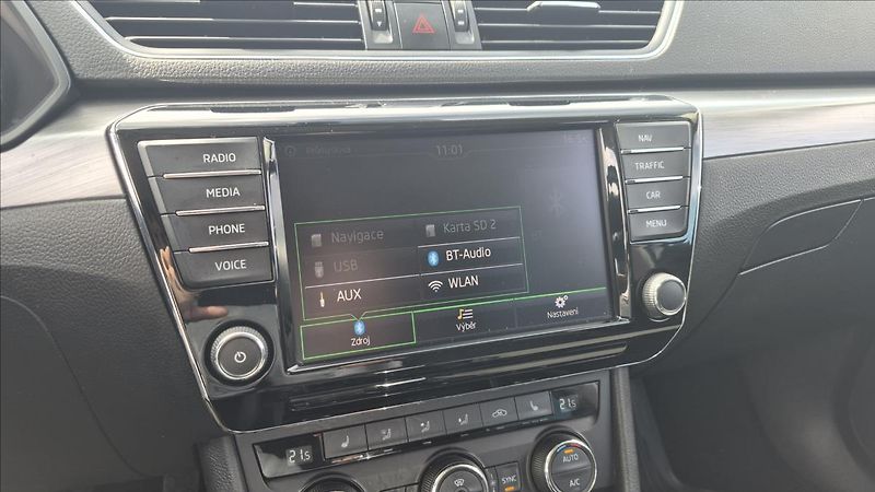 Škoda Superb 2,0 TDi 140 KW DSG STYLE ČR - fotka 16 z 25