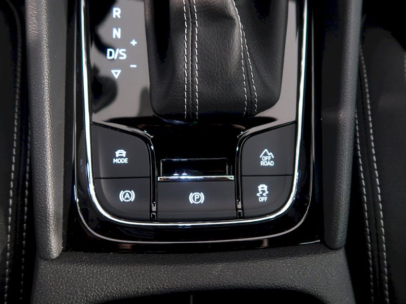 Škoda Karoq (2024) SPORTLINE 2.0TDI 110KW 4X4 DSG - fotka 19 z 35