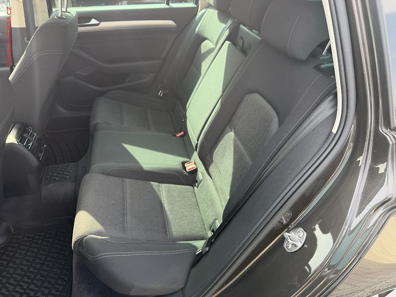 Volkswagen Passat (2018) 2.0TDi, DSG, navi, TZ - fotka 10 z 22