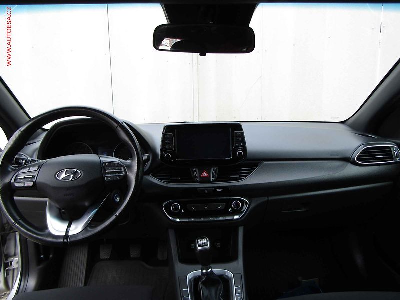 Hyundai i30 (2018) 1.0 T-GDi, 1.maj,ČR, Go! - fotka 8 z 20