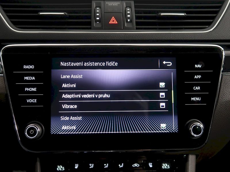 Škoda Superb (2020) LAURIN&KLEMENT 2.0TDI 140KW DS - fotka 33 z 48