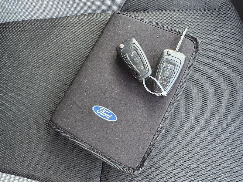 Ford Focus (2011) 1.6i Ti-VCT Klima Servis - fotka 26 z 50