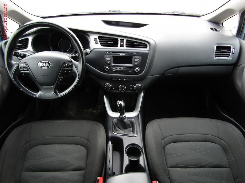Kia Ceed (2012) 1.4 CRDi, ČR, AC, +kola - fotka 8 z 16