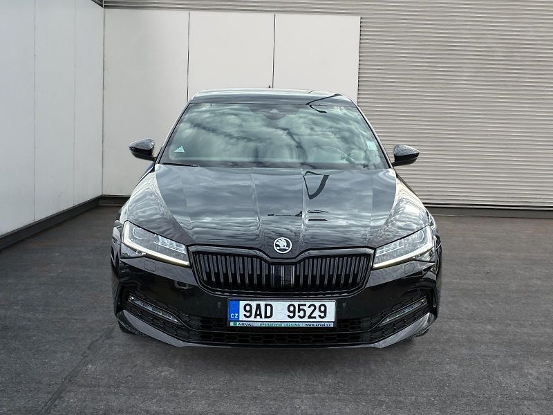 Škoda Superb (2022) SPORTLINE 1.5TSI 110kW DSG CZ  - fotka 2 z 11