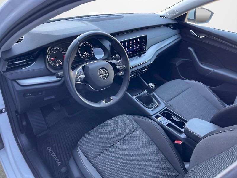 Škoda Octavia (2024) 2.0 TDI 85kW Ambition Plus com - fotka 5 z 34