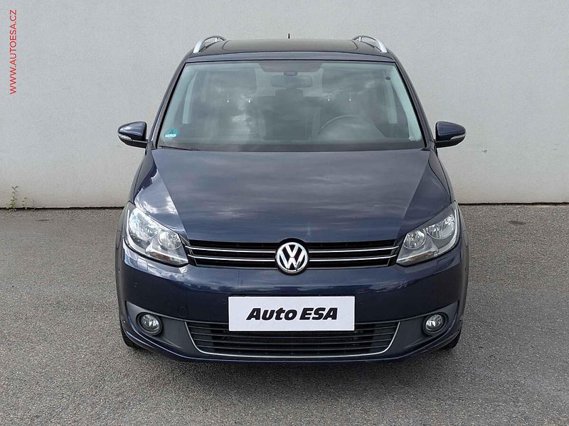 Volkswagen Touran (2013) 2.0TDi, 1.maj, Panorama, AC - fotka 2 z 16