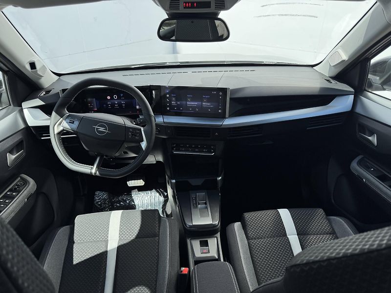 Opel Frontera (2026) GS Hybrid 1,2 TURBO - fotka 6 z 10
