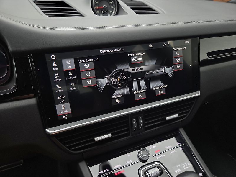 Porsche Cayenne TURBO 1maj ZÁRUKA 11/27 - fotka 31 z 49
