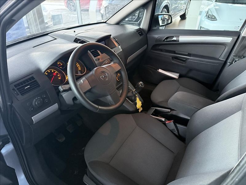 Opel Zafira 1,6   77kW,SERVISKA,7 MÍST - fotka 7 z 20