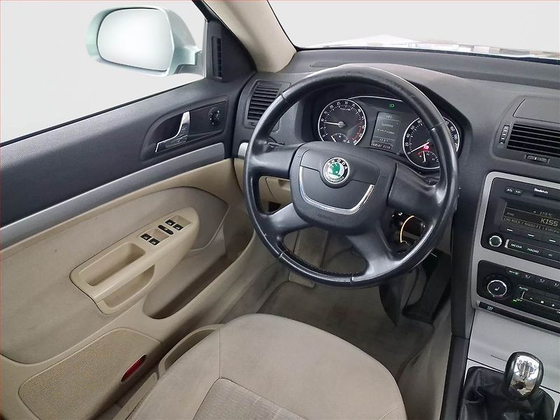 Škoda Octavia (2009) 1.9 TDI, nová STK - fotka 7 z 16