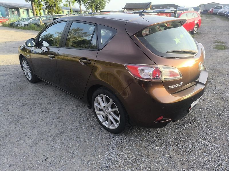 Mazda 3 KRÁSNÁ,MAX VÝBAVA,SERVIS,1MAJ. - fotka 5 z 24