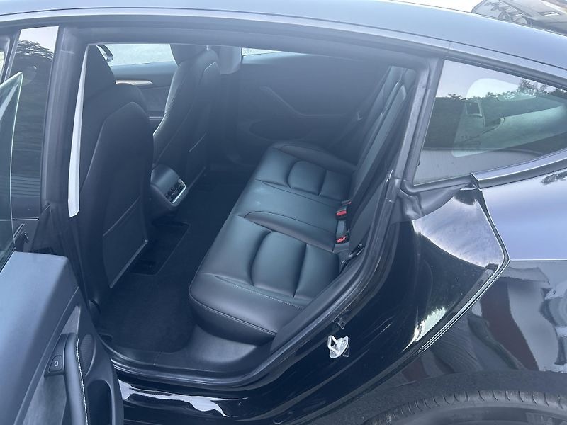 Tesla Model 3 LONG RANGE DUAL MOTOR SOH 96% - fotka 12 z 54