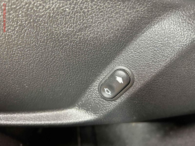 Ford Mondeo (2008) 2.0 16V - fotka 15 z 15