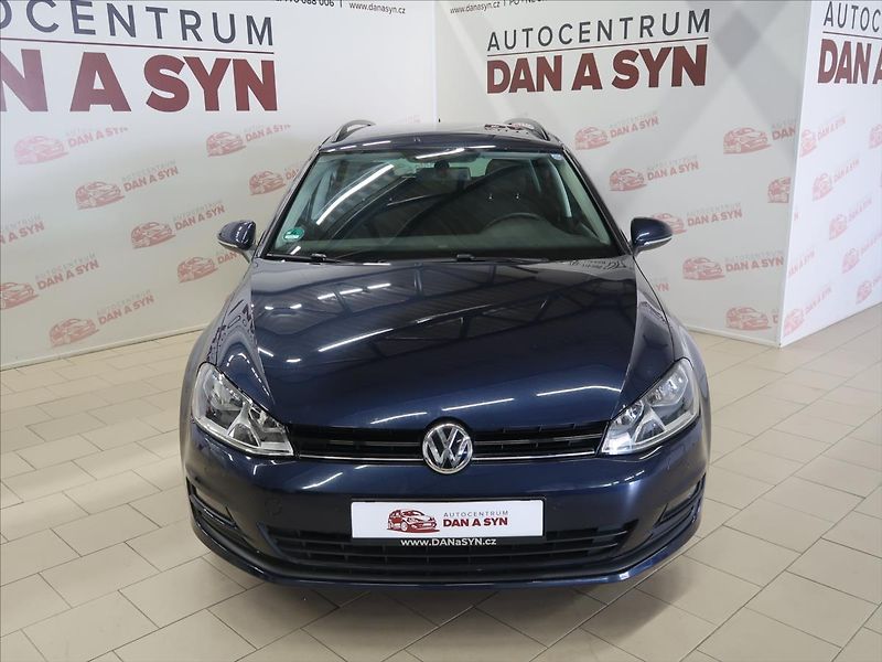 Volkswagen Golf 1,4 TSI 1.majitel - fotka 2 z 33