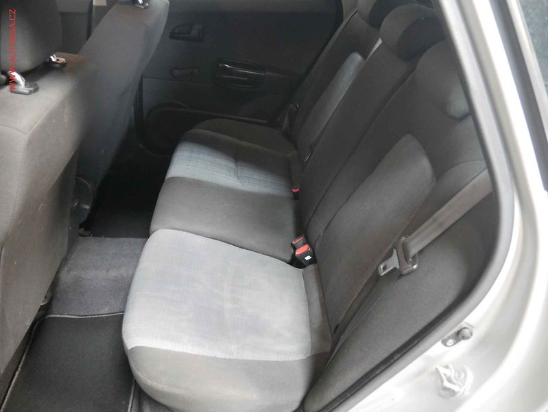 Kia Ceed (2013) 1.4i, ČR, AC, tempo - fotka 10 z 14
