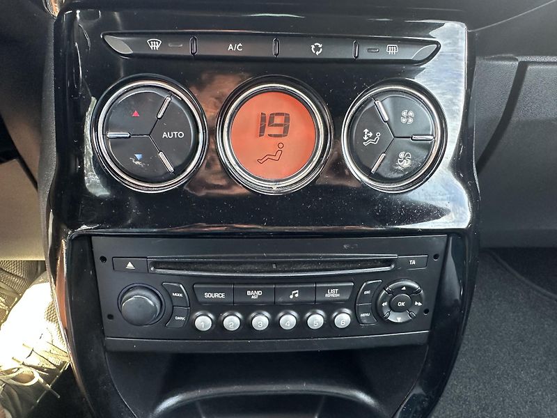 Citroën DS3 (2012) 1.6VTi 88kW - fotka 19 z 21