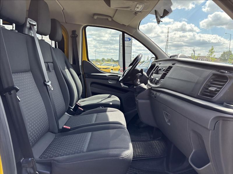 Ford Transit Custom 2,0 Mhev 77kW K.Van DPH L1 - fotka 17 z 32