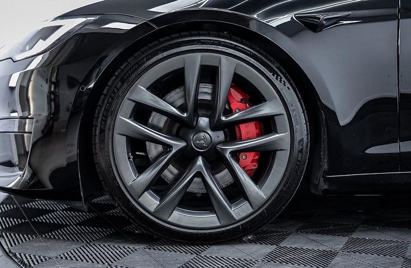 Tesla Model S Plaid AWD Tažné Yoke Panorama - fotka 3 z 25