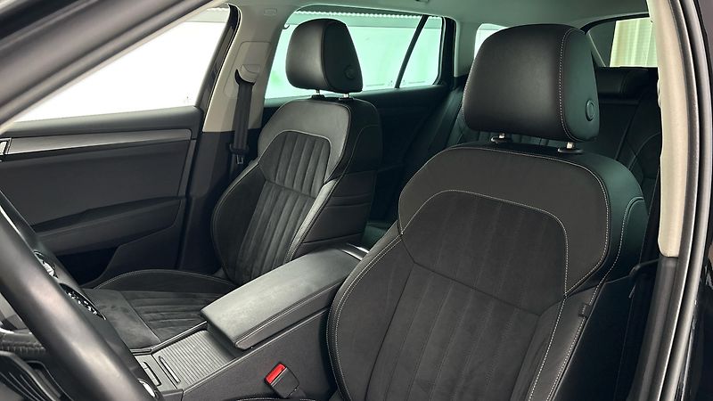 Škoda Superb 2.0 TSI DSG Style Combi - fotka 15 z 30