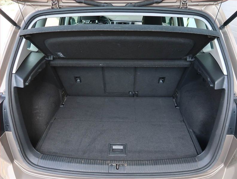 Volkswagen Golf Sportsvan (2015) 1.2 TSI, Automat, ČR,1.maj - fotka 14 z 21