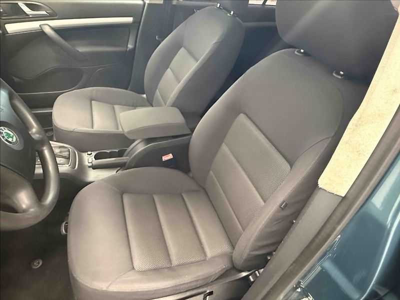 Škoda Octavia 1,6 FSI 85kW AUTOMAT - fotka 7 z 18