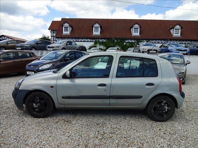Renault Clio 1,2i - fotka 3 z 32
