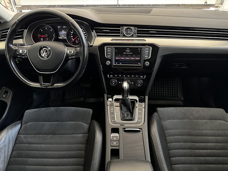 Volkswagen Passat (2017) R-line 2.0 TDI 110 KW DSG - CZ - fotka 10 z 25
