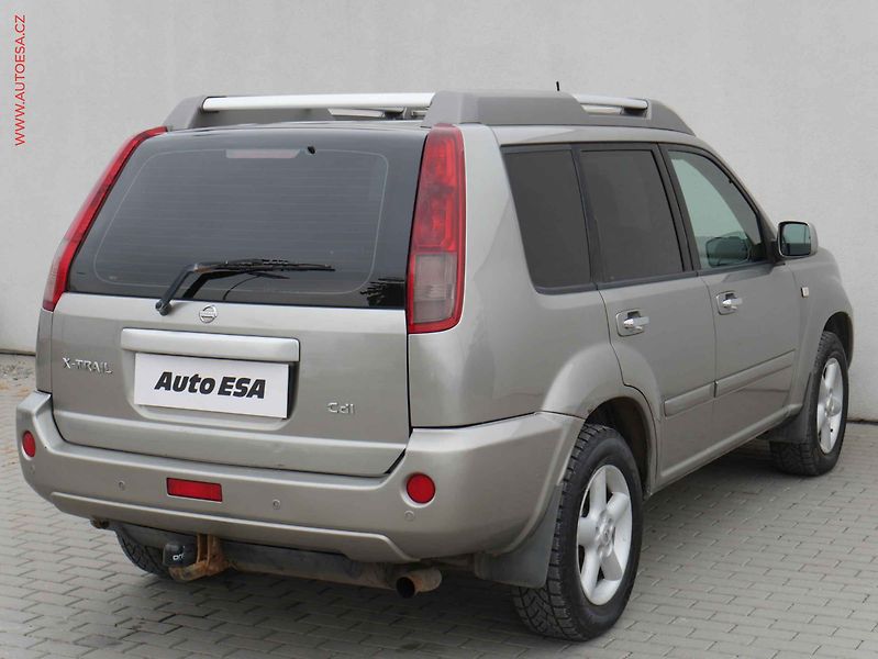 Nissan X-Trail (2004) 2.2 dCi, ČR - fotka 4 z 18
