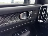 Volvo XC40 B4 FWD // ULTRA // REZERVACE - náhled 23