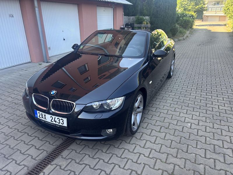 BMW Řada 3 (2008) - fotka 26 z 27