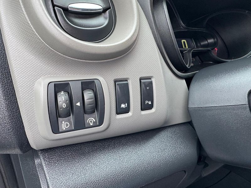 Renault Trafic (2019) 1.6 DCi 89 KW - fotka 13 z 16