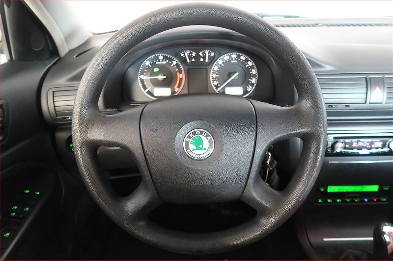 Škoda Superb (2008) 1.9 TDI, Tažné, Klima - fotka 14 z 14