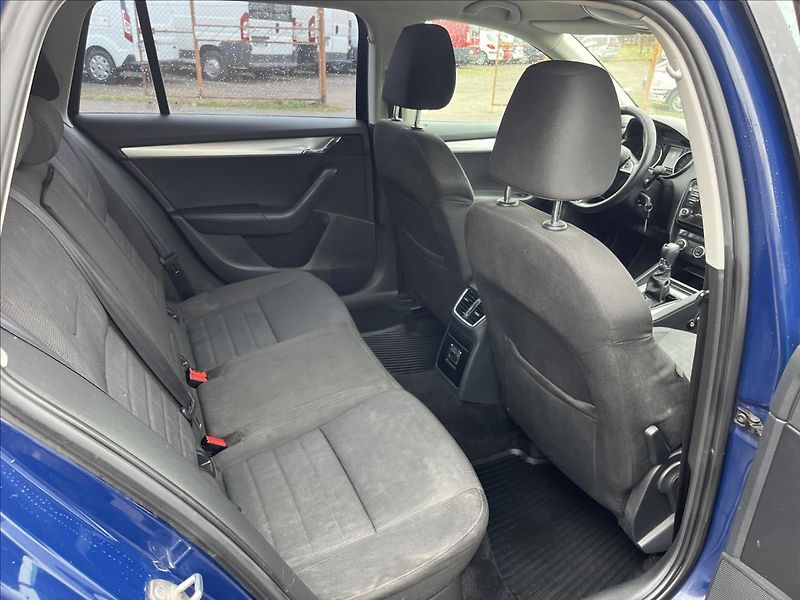 Škoda Octavia 2,0 TDi 110KW KLIMA ROZVODY - fotka 12 z 36