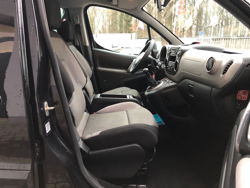 Peugeot Partner (2011) Teppe 1.6 HDi Panorama - fotka 13 z 32