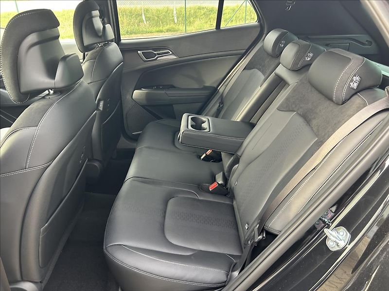 Kia Sportage (2026) 1,6 4x2 7DCT BLACK EDITION - fotka 10 z 11