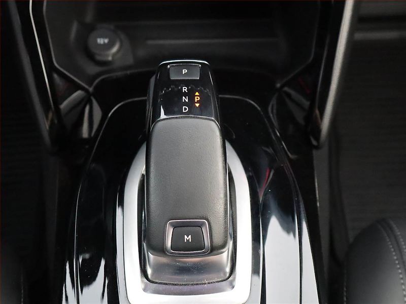 Peugeot 2008 (2021) GT 1.5 BlueHDi, Automat - fotka 13 z 24