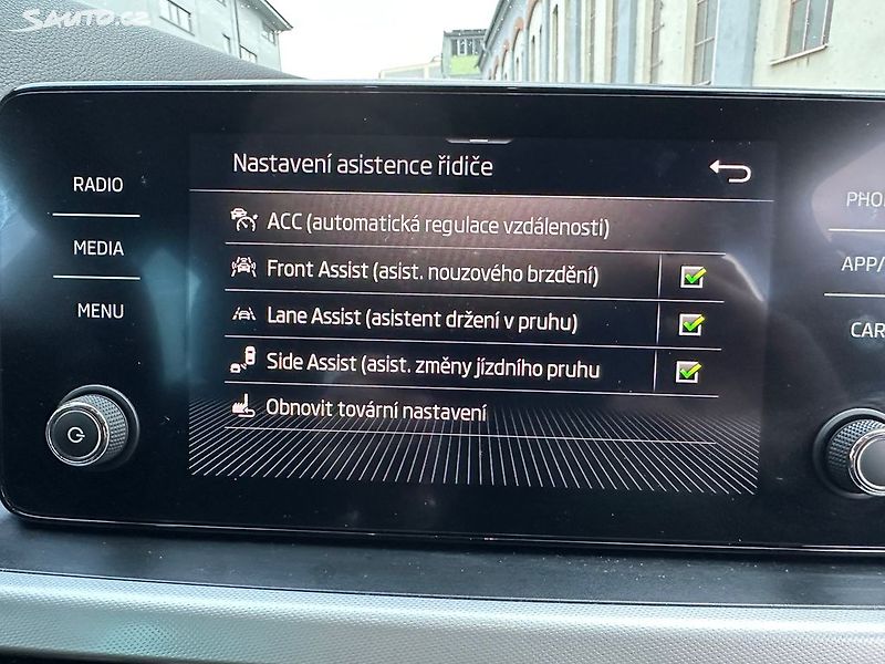 Škoda Scala 1,6 TDI Style, park. kamera - fotka 21 z 30