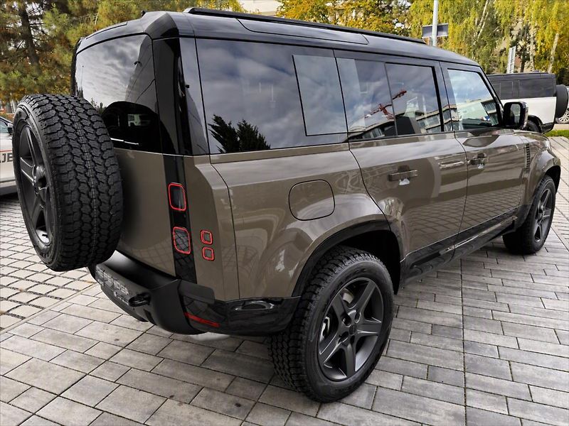 Land Rover Defender (2026) 110 D250 X-DYNAMIC SE - fotka 6 z 24
