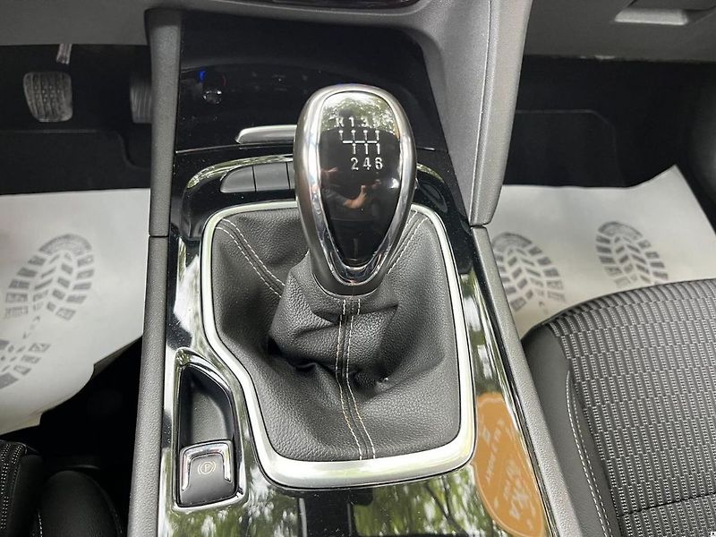 Opel Insignia 2.0CDTi/128KW/2021/SPORTS TOUR - fotka 31 z 50