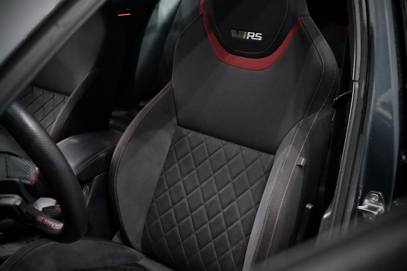 Škoda Octavia 3 FL 2.0 TSI 180 kW DSG RS - fotka 14 z 36