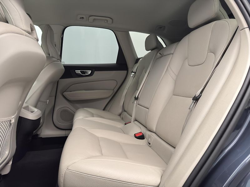 Volvo XC60 B4 AWD BRIGHT PLUS CZ 1.maj - fotka 6 z 51
