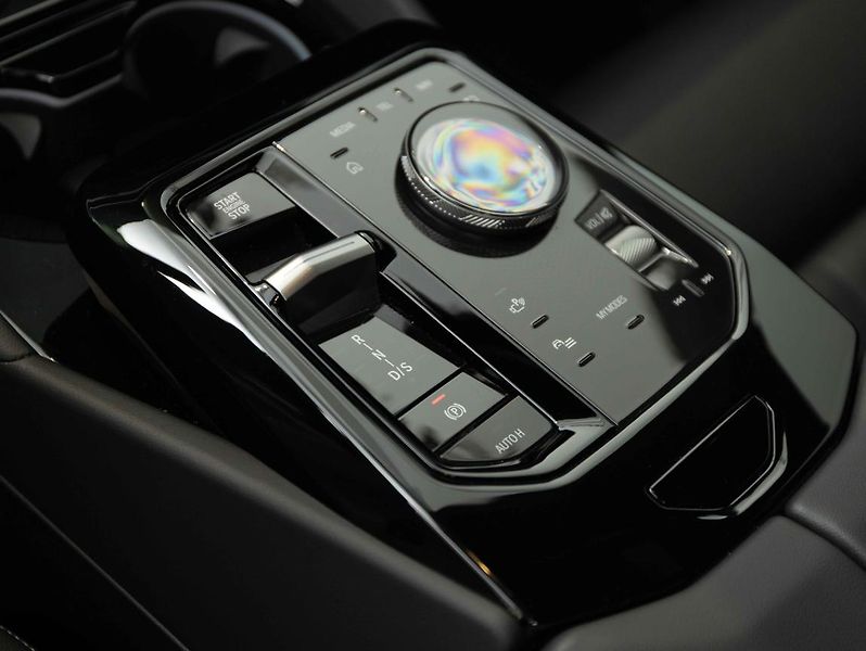BMW Řada 5 520d xDrive - fotka 17 z 21