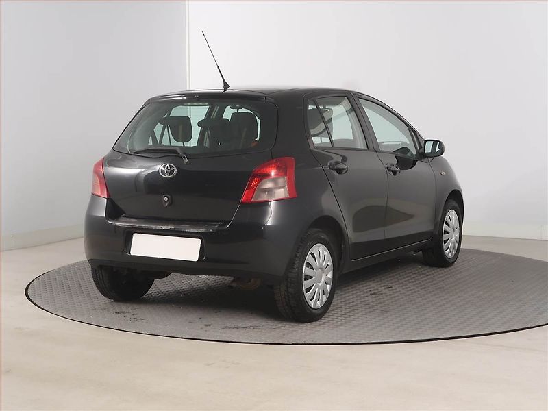 Toyota Yaris (2008) 1.0 VVT-i, po STK, servisované - fotka 5 z 16