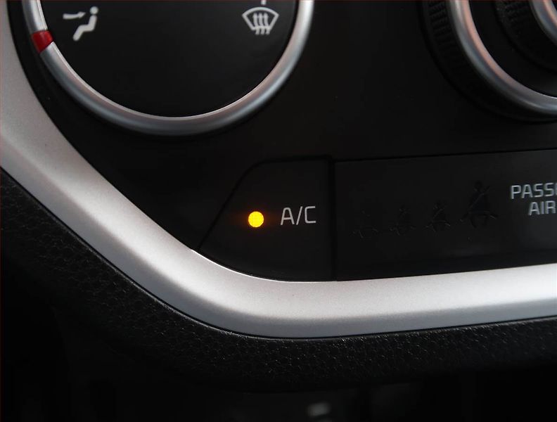 Kia Picanto (2016) 1.2 CVVT, Automat, ČR,1.maj - fotka 18 z 20