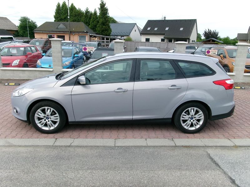 Ford Focus (2014) 1,0 ECOBOOST AC BT TEMP - fotka 7 z 24