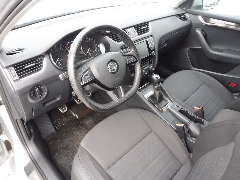 Škoda Octavia (2015) Combi Style Elegance 1,4 TSI C - fotka 6 z 27