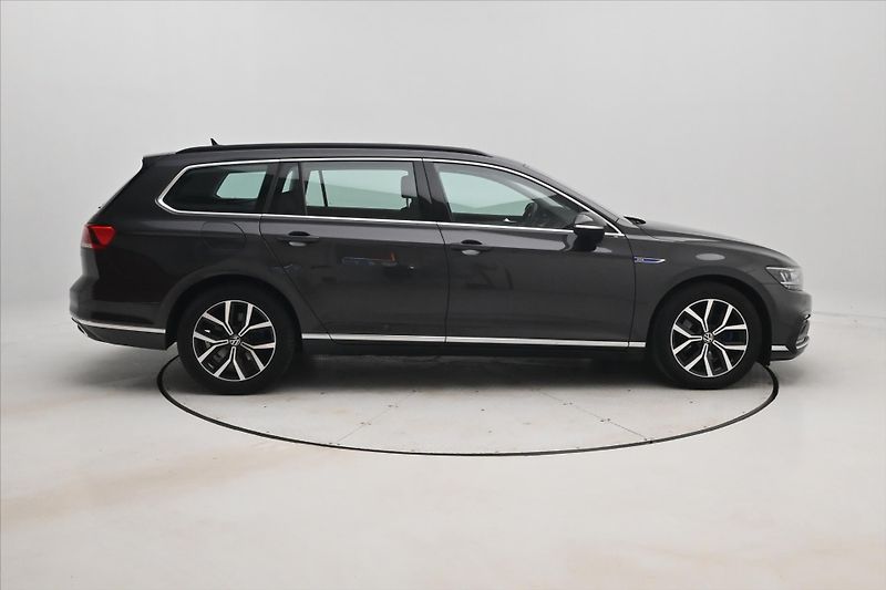 Volkswagen Passat 1,4 GTE 160 kW DSG Business Zá - fotka 4 z 32