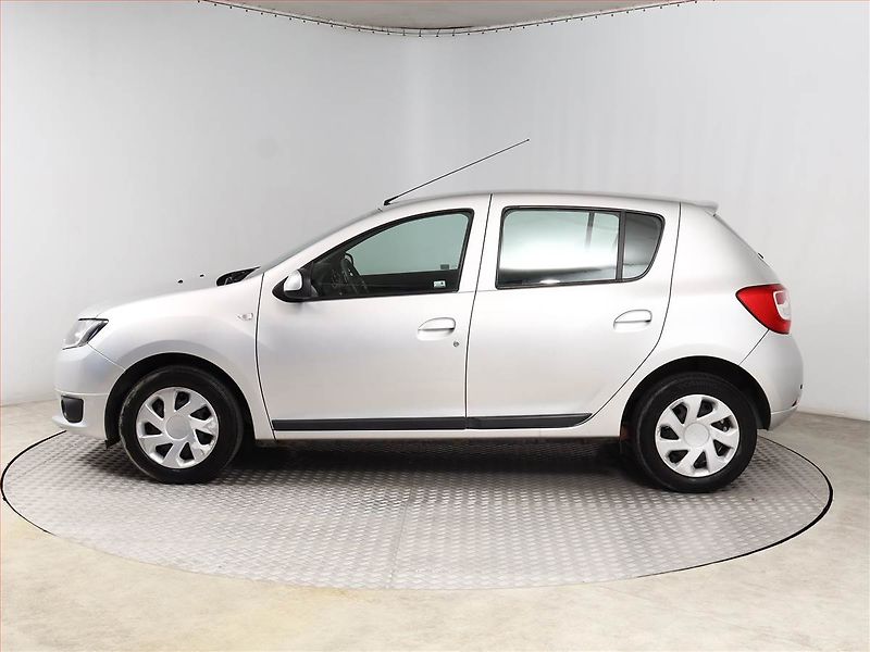 Dacia Sandero (2015) 1.2 16V, Park. senzory - fotka 3 z 10