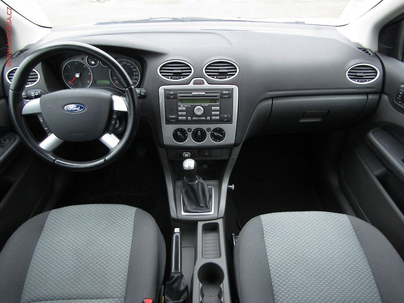 Ford Focus (2006) 1.6 TDCi, ČR, AC, temp - fotka 8 z 16