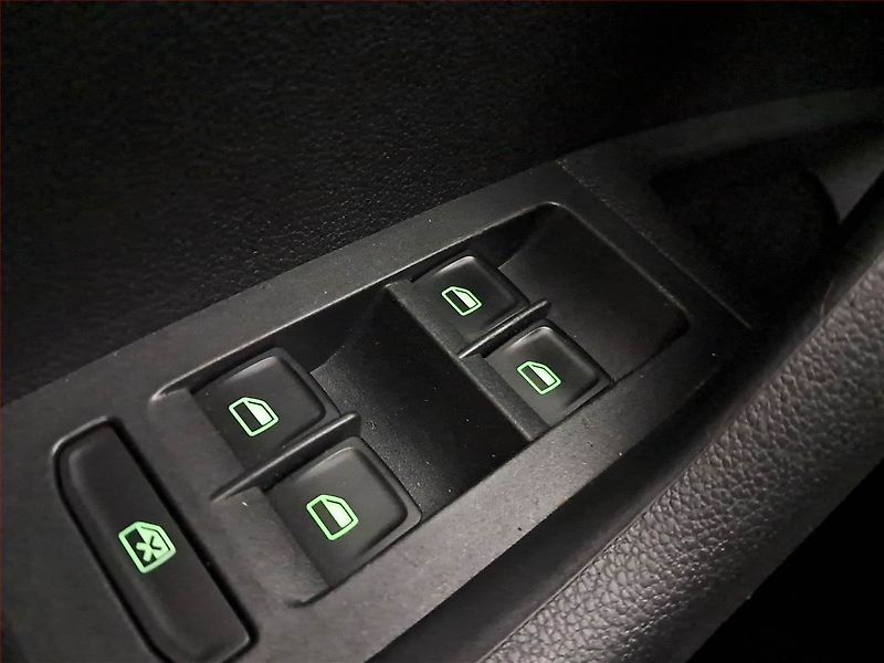 Škoda Octavia (2013) Ambition Plus 1.6 TDI - fotka 16 z 16